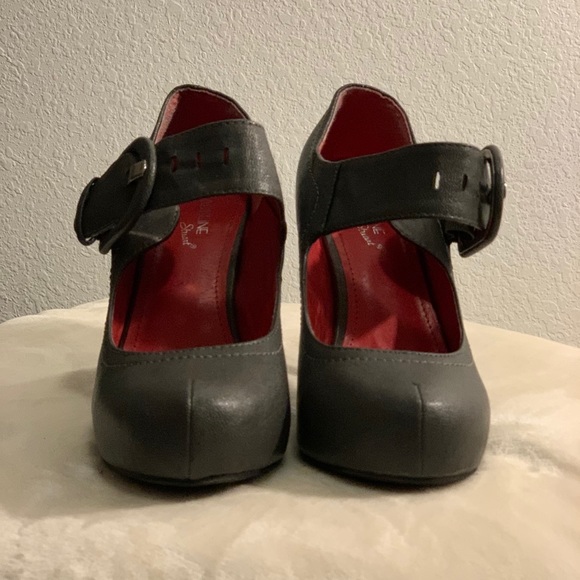 Gray heels with strap - Picture 2 of 4